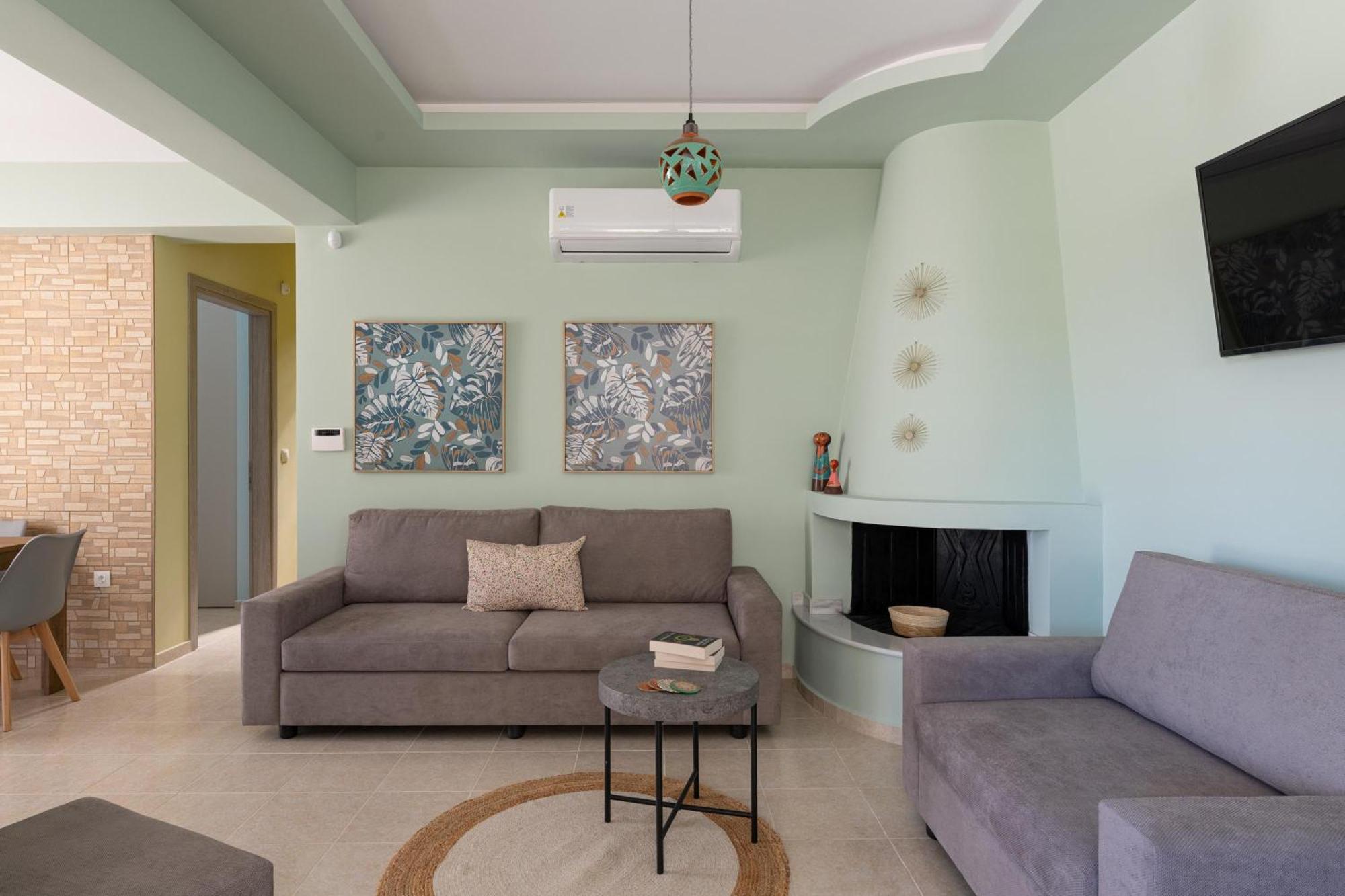 Ethria Pool Villa With Heated Jacuzzi Afantou Ngoại thất bức ảnh