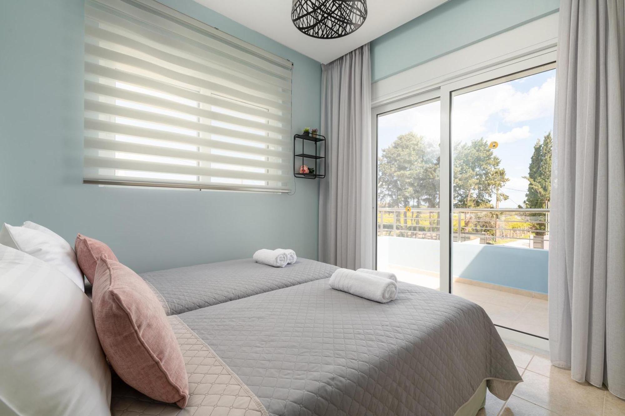 Ethria Pool Villa With Heated Jacuzzi Afantou Ngoại thất bức ảnh