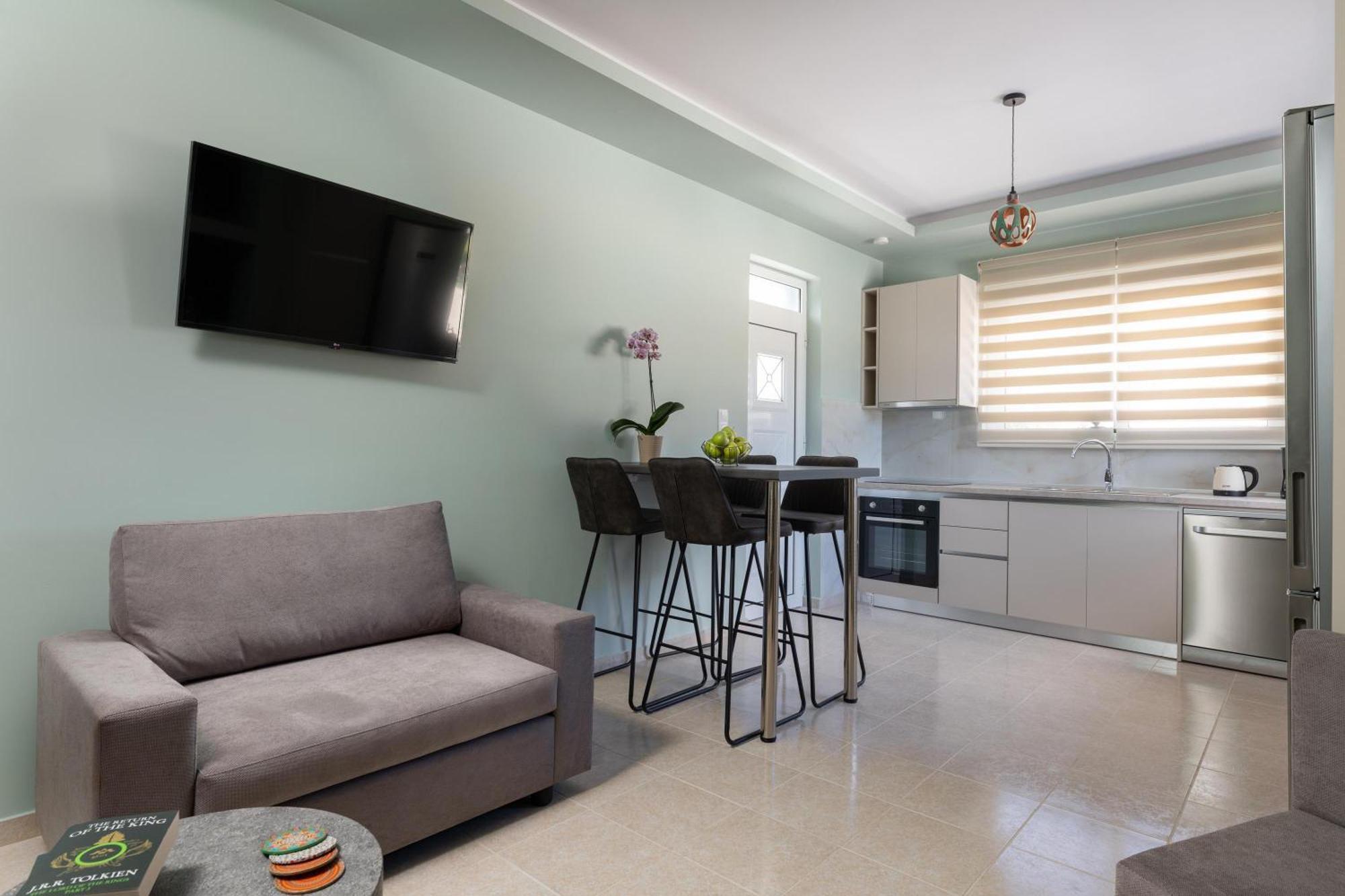 Ethria Pool Villa With Heated Jacuzzi Afantou Ngoại thất bức ảnh