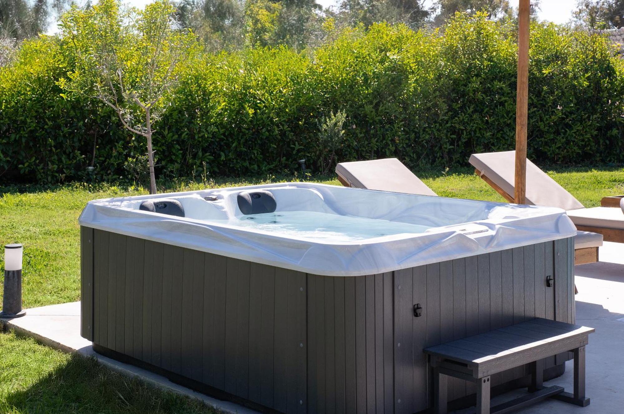 Ethria Pool Villa With Heated Jacuzzi Afantou Ngoại thất bức ảnh